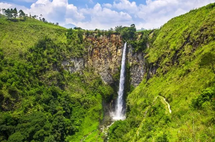 Air Terjun Sipiso Piso, Wisata Air Terjun Tertinggi Nan Eksotis di Karo