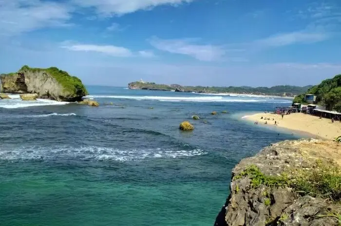 Pantai Ngandong, Pesona Pantai Pasir Putih Eksotis di Gunung Kidul